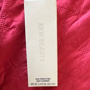 KKW Beauty Body Shimmer in Cream